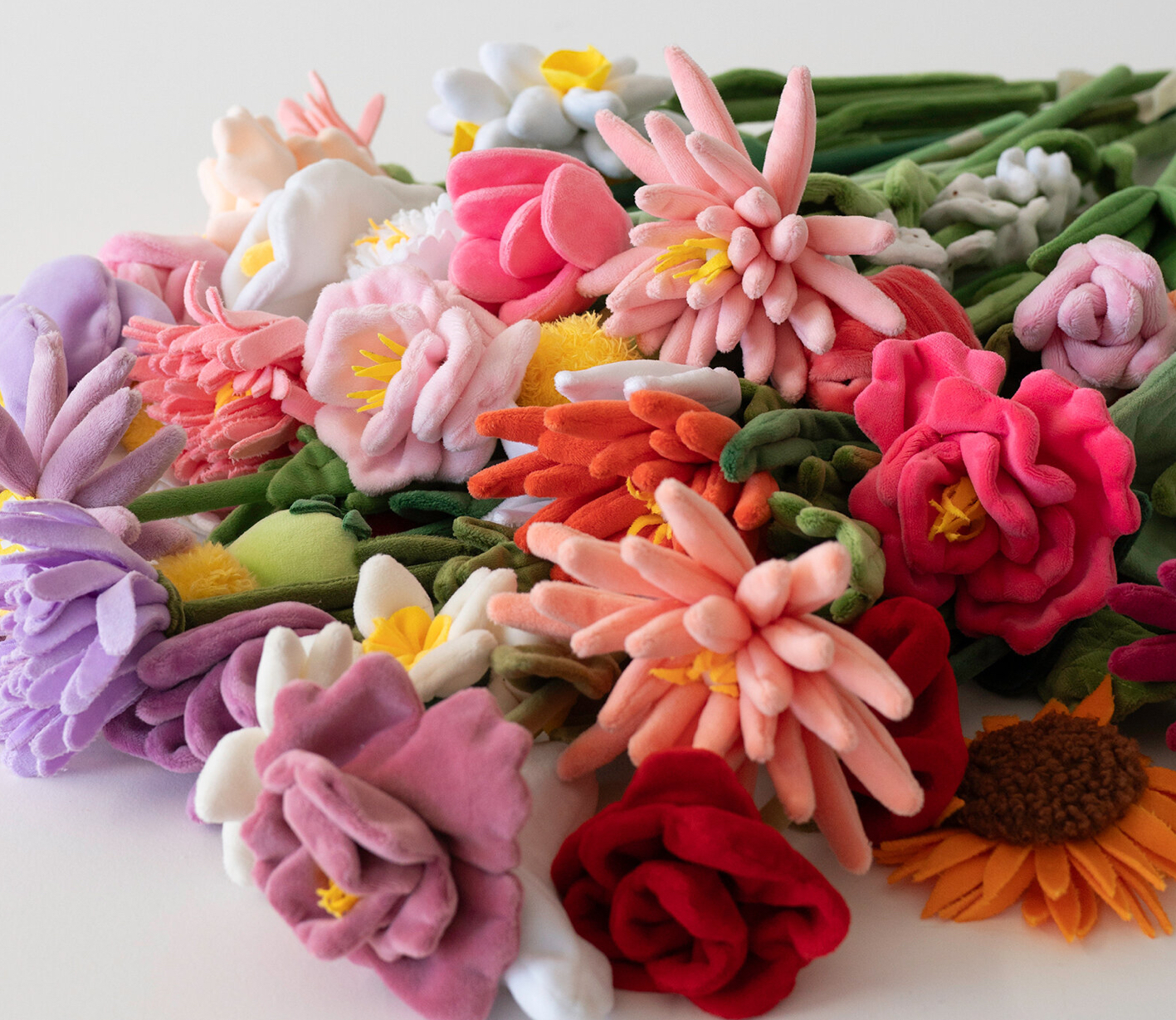 A Blossoming Encounter: CJ Hendry’s Flower Market at Roosevelt Island