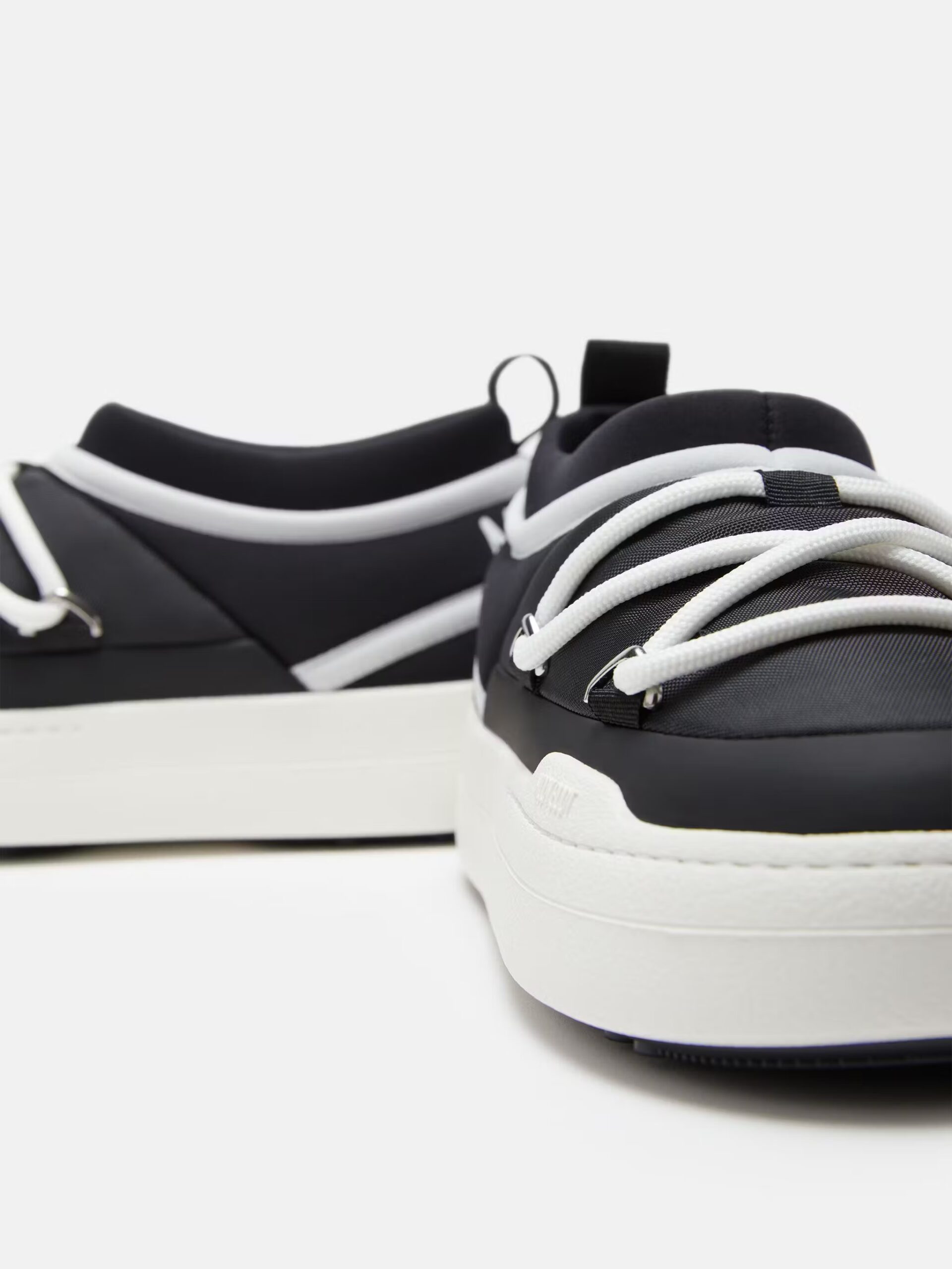 Moon Boot Park Icon Black: The Ultimate Connect of Style and Functionality