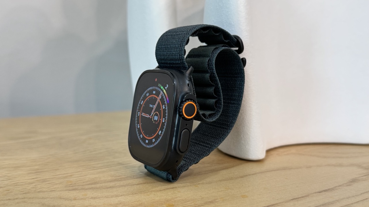 Hands-On with the Black Titanium Apple Watch Ultra 2: Rugged Elegance and Performance