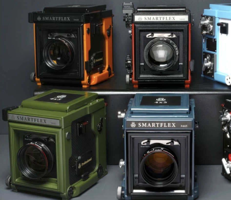 Versatile 4×5 film camera with Instax Wide film compatibility and smartphone integration, blending analog and digital photography