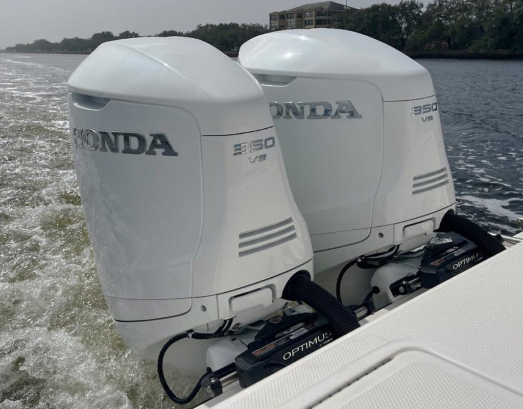 Honda’s 5.0-liter BF350 V8 outboard engine delivering high power and efficiency for large boats and marine applications