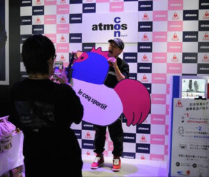 atmosCon 2025 in Tokyo’s Shinjuku Sumitomo Building, showcasing sneakers, art, music, and cultural activations