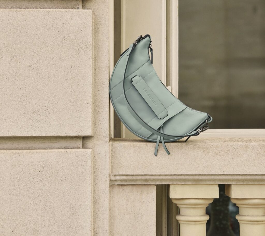Longchamp 3D S Crossbody Bag in Clay leather featuring premium calfskin, dark silver hardware, and a structured modern silhouette