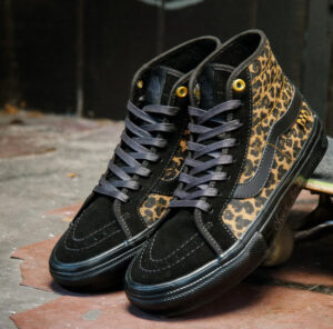 Cher Strauberry SK8-Hi Devon skate shoes featuring bold stitching and a chunky sole design