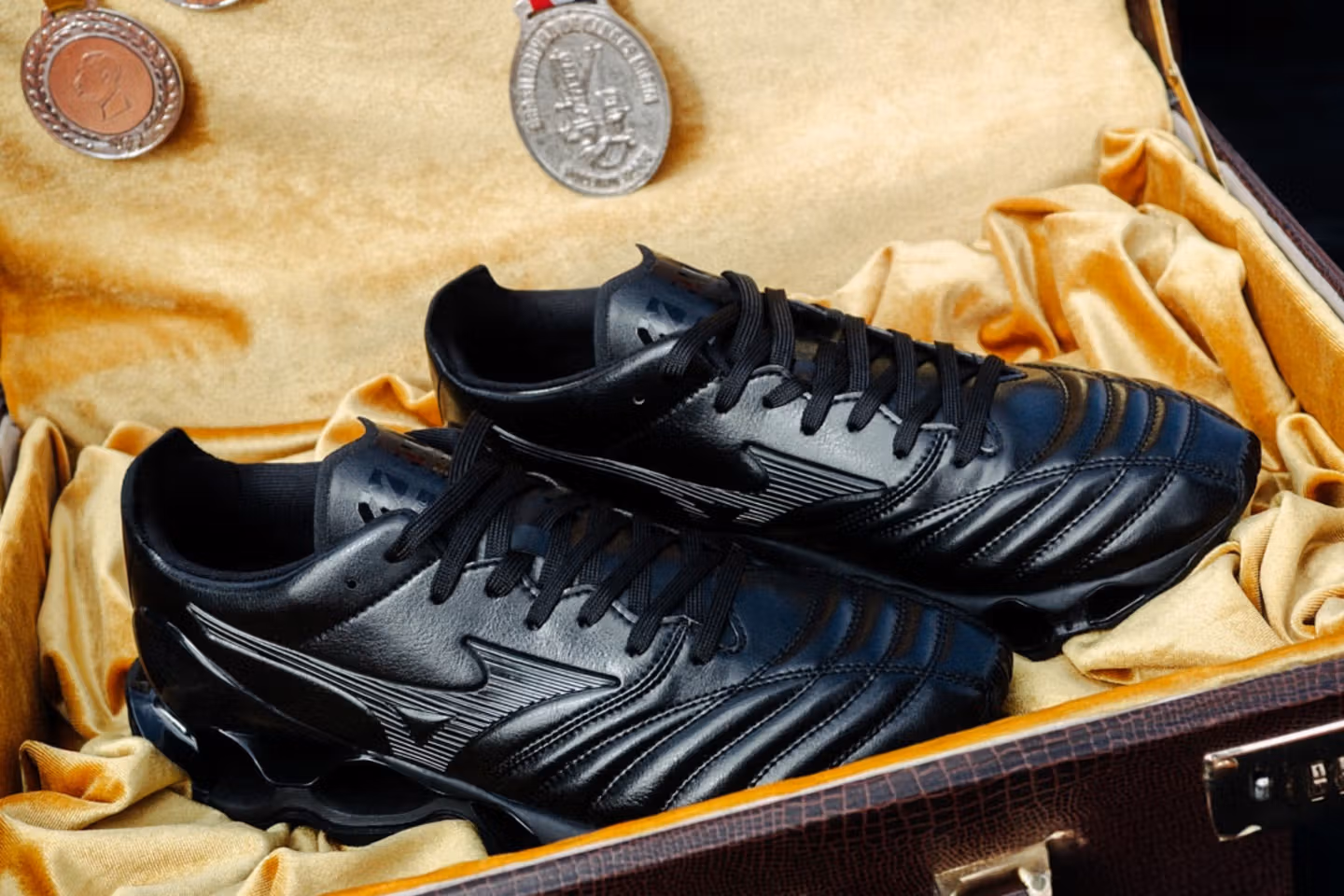 Mizuno’s Wave Prophecy Morelia Neo: Where Football Tradition Meets Futuristic Engineering