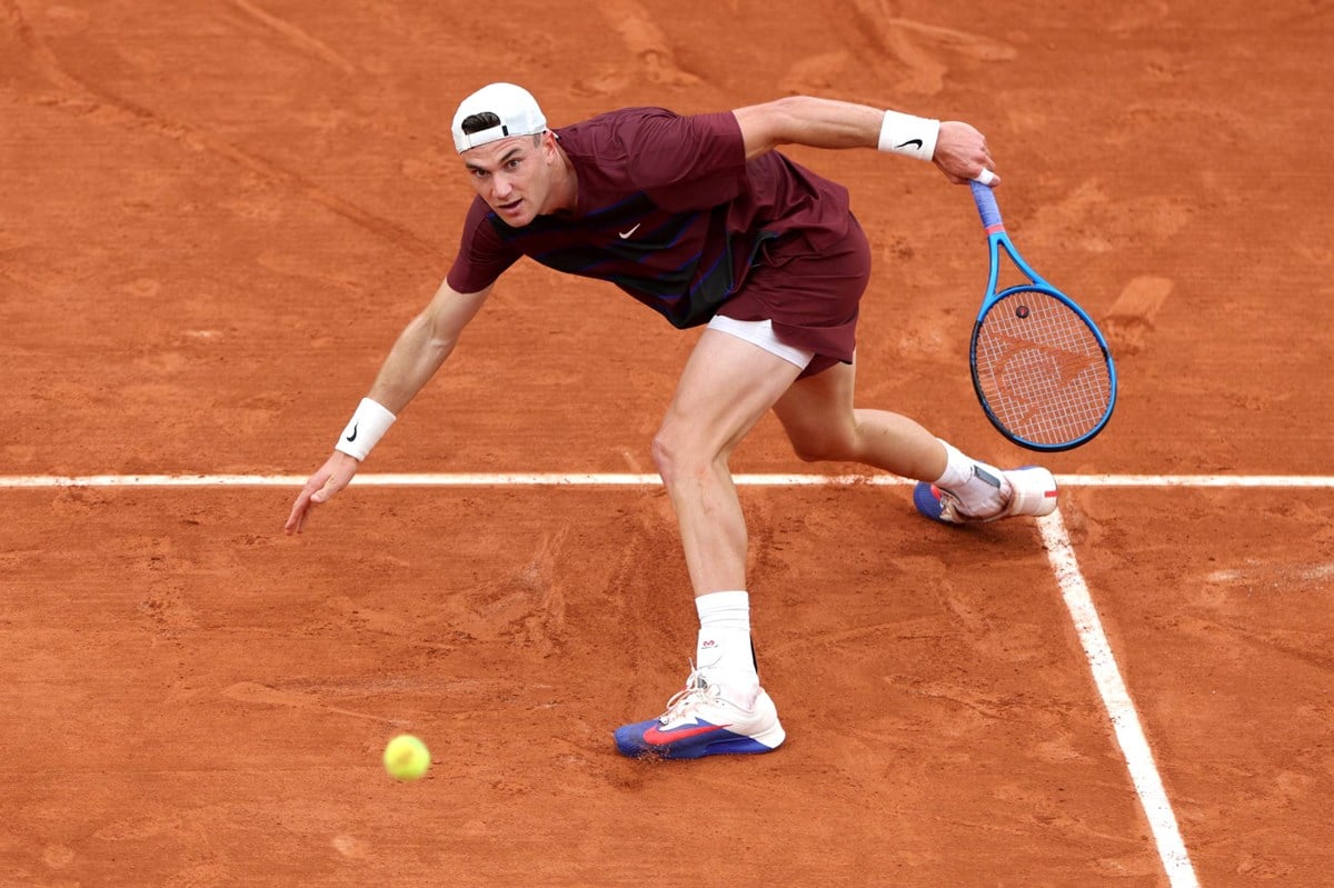 French Open Midterm Grades: Top Seeds Soar, Former No. 1 Stumbles at Roland Garros