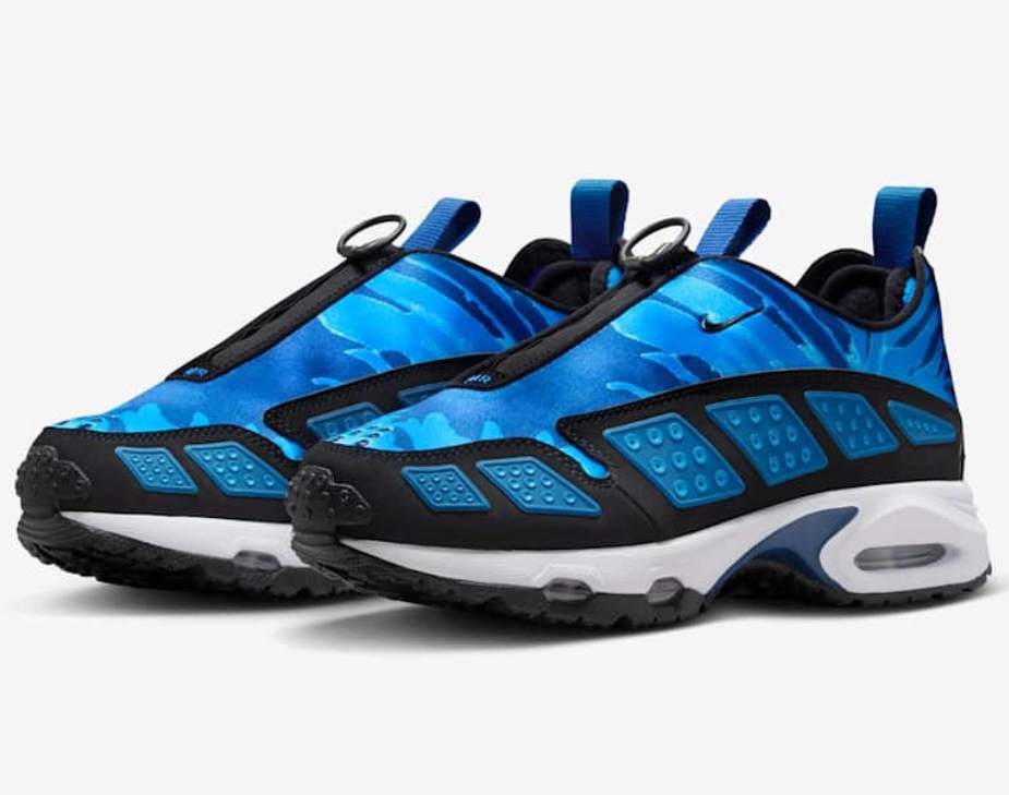 Nike Air Max SNDR in “Black and Photo Blue”