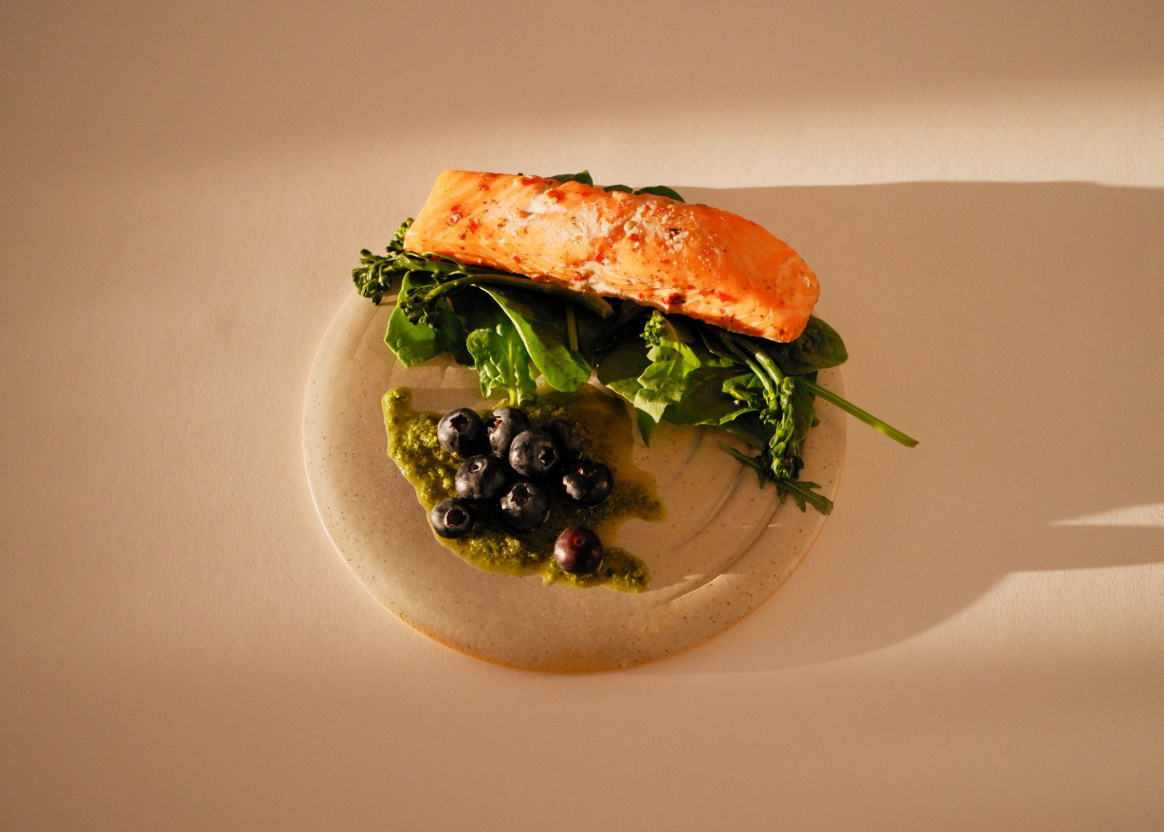 Dishes Beyond Earth: Klinta Locmele’s ‘Zero’ Collection Reimagines Dining in Space