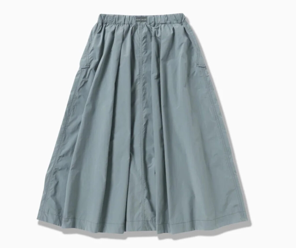 and wander oversized women’s cargo skirt with utilitarian pockets and hiking-ready technical fabric