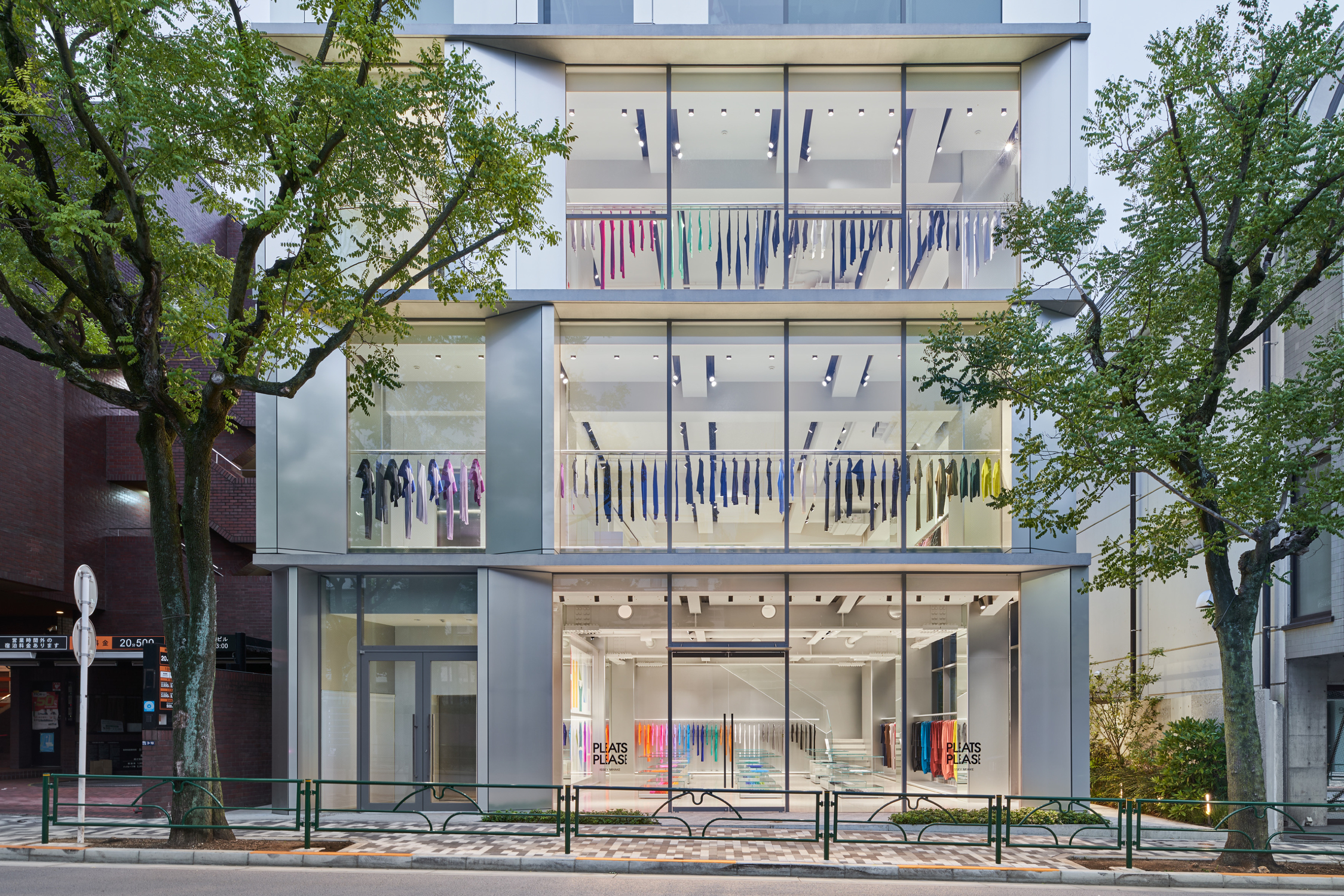 The Art of Lightness: PLEATS PLEASE ISSEY MIYAKE Arrives in Aoyama